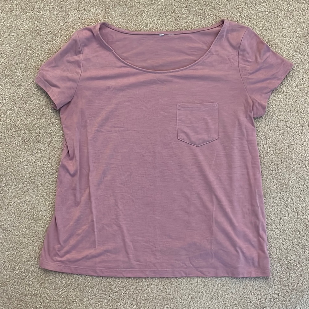 Light mauve pink t shirt